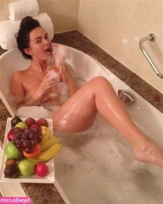 Jennifer Metcalfe [ jennifer-metcalfe ] - OMG I was shaking my ass completed naked & then he just put his