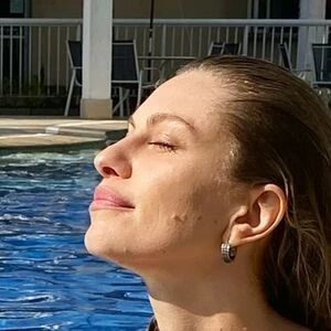 Lana Rhodes