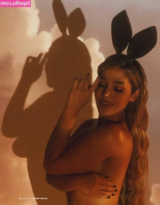 Farina - I spy with my little 👁️….. something sexy 😈