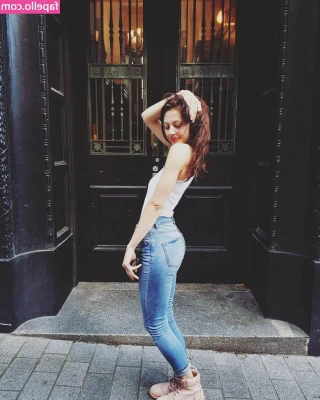 MissAlice_94 [ missalice-94 ] - This was an accidental picture while I was trying to adjust
