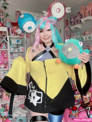 konekocosplays - A Mandeli  by Pepe Habichuela  playing in the background