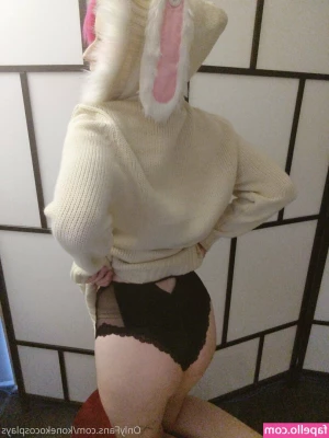 konekocosplays - Come inside  it s hot