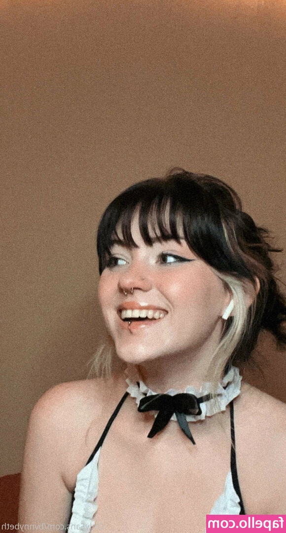 BvnnyBeth - Stream started at 04 19 2023 11 45 pm