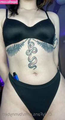 BvnnyBeth - Front or back? 😇