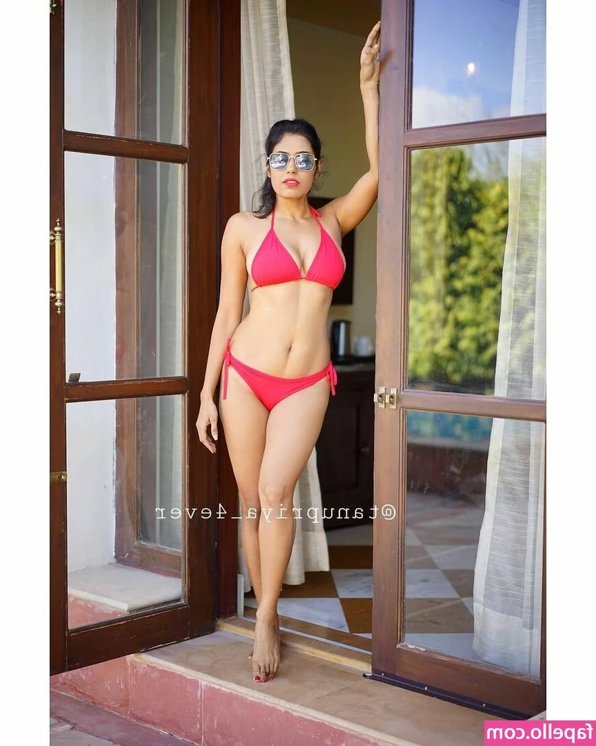 tanupriya - Both sweet and wild side 😈
