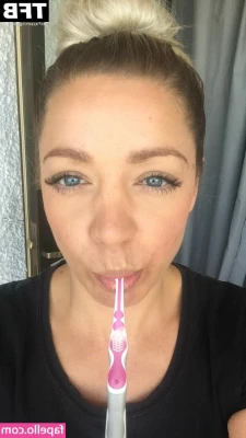 Claire Hutchings [ claire-hutchings ] - I m getting my throat used at look out point