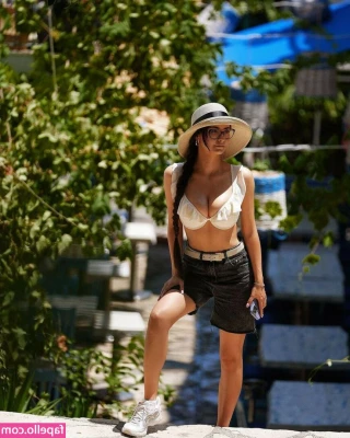 Helga Lovekaty [ helga-lovekaty ] - Hey guys! 🥰 Hope you're all doing well. Just trying to send out