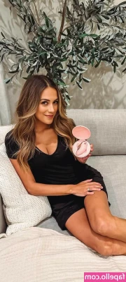 Jana Kramer [ jana-kramer ] - Mommy has something special for her biggest tipper today !😈🥰💦