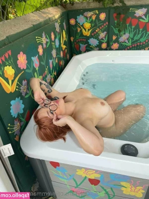 emmamagnoliaxo - When I see old rusted trucks  I take off my clothes