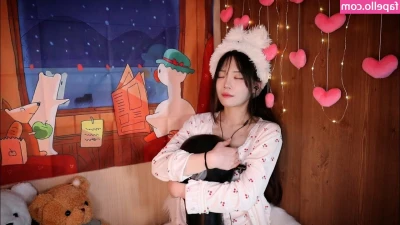 asmr_nara [ asmr-nara ] - Never used to like my boobies and now I’m in love🥰