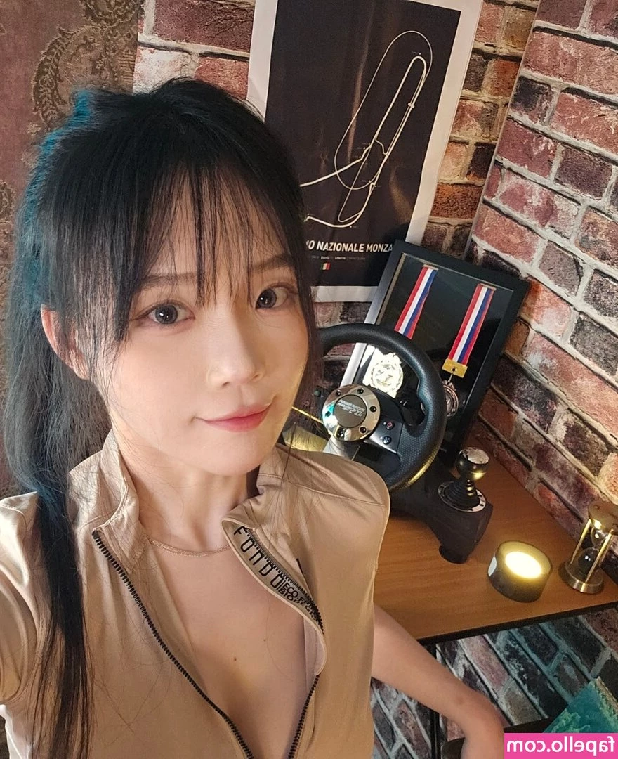 asmr_nara [ asmr-nara ] - Girlfriend Experience Special! Open the 1 min video in the dms and be