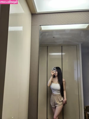 asmr_nara [ asmr-nara ] - I could barely fit in my jeans... a lot of you have been sending me