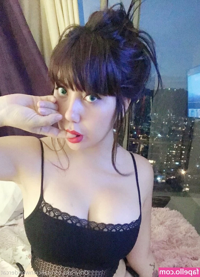 Aliceinwondercat - Do I look cute with a dick in my mouth