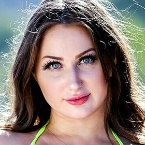Bella Blows