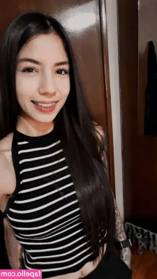 Daniela Morelyscastillo [ daniela-morelyscastillo ] - Do you like long legs like mine?