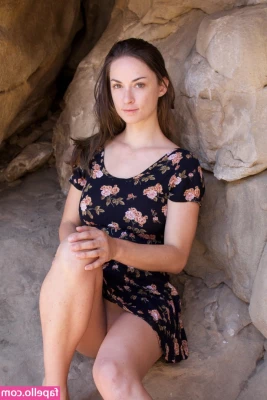 Hellojewels - My birthday is next week. Can you pin me down and fuck me tell I