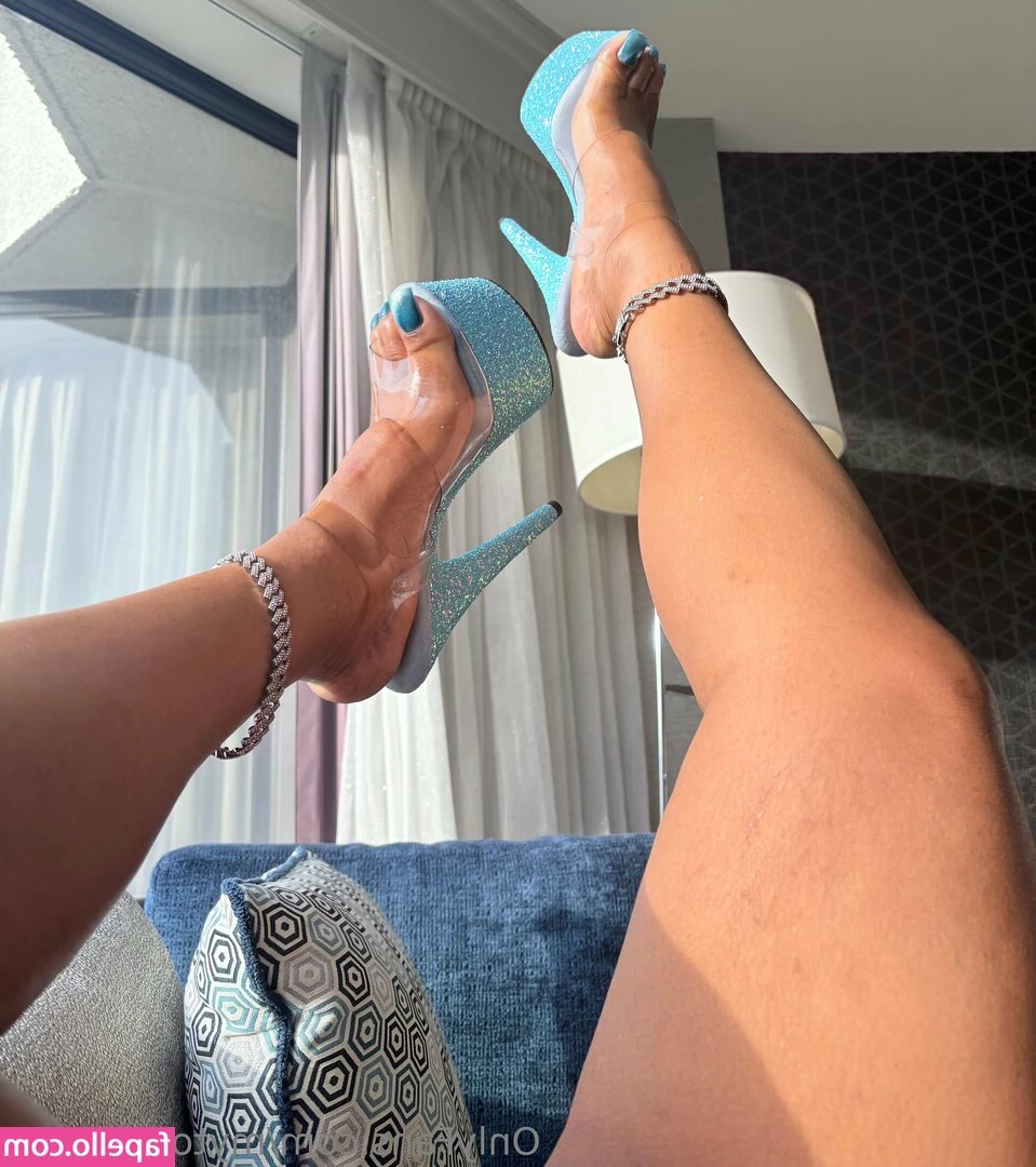 mytoptiertoes - Wonderful busty, wonderful boobs. 🍑🍈🍈  #FlashbackFriday