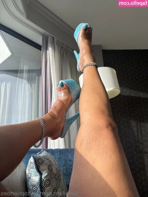 mytoptiertoes - Fishnet Sundays are the best!!!