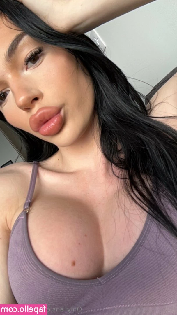 ivyella - Spitting all over that cock so it’s ready to slide right in 💦 I