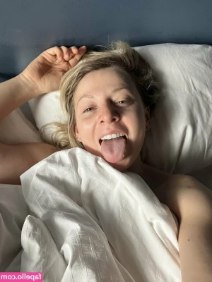 JubileeBlais - 💜 put ‘em in your mouth 😛