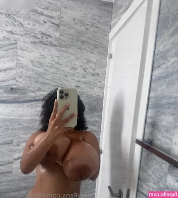 Thegirlinred0 - Hiya   I got 3 new wigs  Which one should I make content with first  