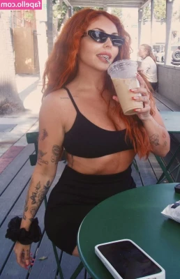 Jesy Nelson [ jesy-nelson ] - Such a sticky  shiny mess after my treacle bath   who would get