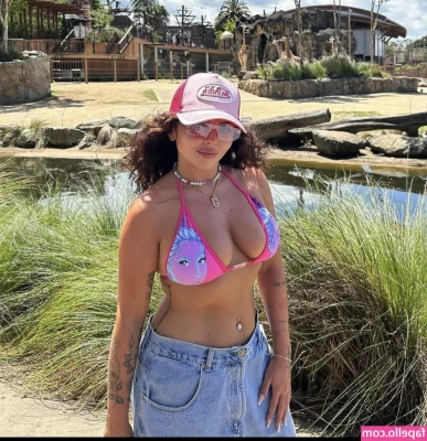 Jesy Nelson [ jesy-nelson ] - Saturdays are for the boys  It s me  I m the boys hehe
