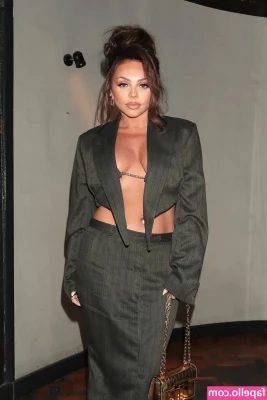 Jesy Nelson [ jesy-nelson ] - Just a reminder to go check out my main page where you can get more