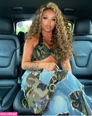 Jesy Nelson [ jesy-nelson ] - Letting the dogs run at the park