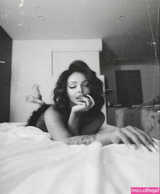 Jesy Nelson [ jesy-nelson ] - Just me shaking my ass again hehe  Happy Monday babes