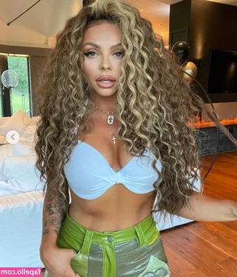 Jesy Nelson [ jesy-nelson ] - going LIVE tonight   9pm PST    STOP BY AND SAY HI I know you ve all