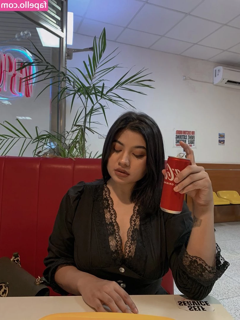 gresaids - How do I get into my VIP community?  There are two ways:  1 - go and