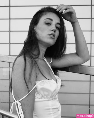 Laura Kokinova [ laura-kokinova ] - Here you guys go  have a good night