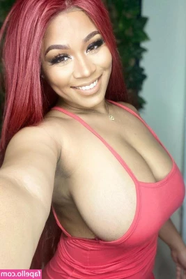 Ashley Zee [ ashley-zee ] - Happy Sunday bby    Wanna make it sinful   Message me  lets sext