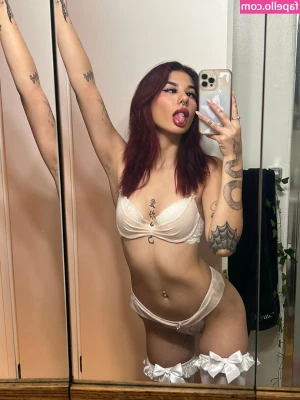 Coziebae - low on self esteem so I get all the validation i need from strangers