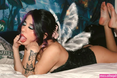 Coziebae - 2 fat asses 😍