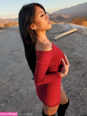 Embersnow - No knickers under my dress letting out a whopper