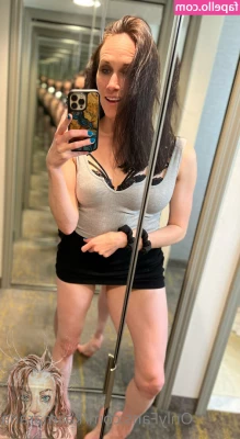 kalimarana - Who wants to sext 😈 Jump in my DMs and let play!