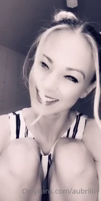 aubriluv - Just a casual mirror selfie     how are you