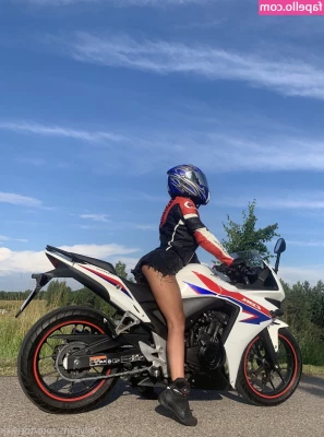 torivikk - Hi baby😘 I miss you so much😘 Wanna play with u rn 🥵💦