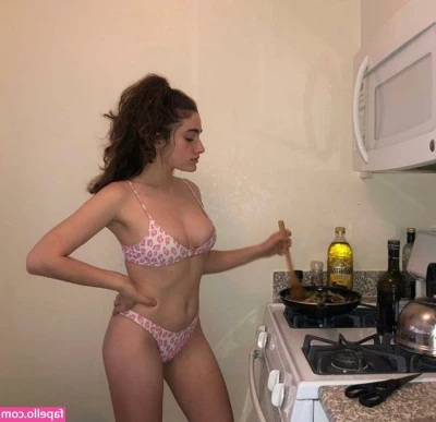 Rachel Sennott [ rachel-sennott ] - 2 TOYS    Both fucking my Tight pink pussy  1 vibrating my clit as
