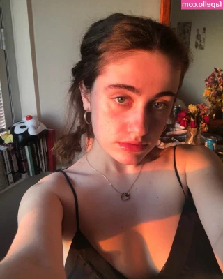 Rachel Sennott [ rachel-sennott ] - @tsmemethailand is the best cocksucker, she let me fuck her ass then