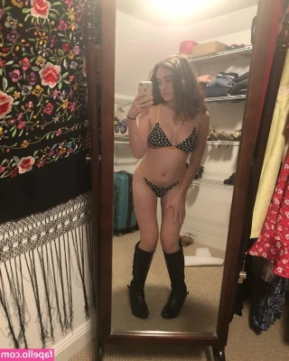 Rachel Sennott [ rachel-sennott ] - Scroll for bitties ooo