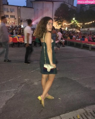 Rachel Sennott [ rachel-sennott ] - I think I fell down and can not get up!!