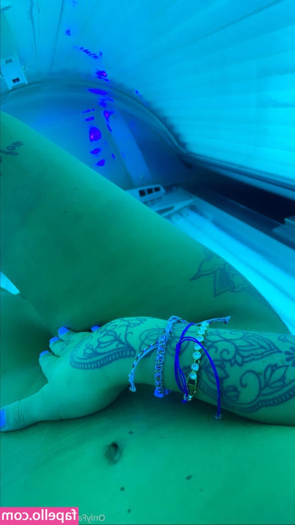 missdaems - Wanna lay behind me