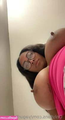 yagurlbubblez - My daddy didnt bring my leash so no walk for me
