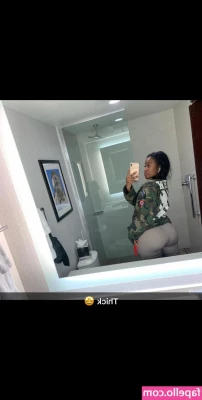 sothtskelaa - Quick video before going to work. If you want to buy these Uggs let