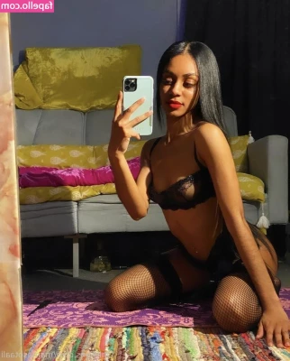 Mamasotaali - Cum sit next to me and we will have some fun