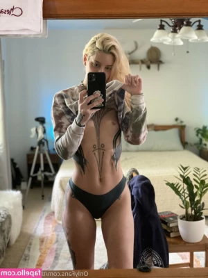 thecamdamage - Those toes can do alot