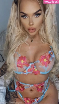 cristaxoxo - Float like a butterfly 🦋 sting like a bee 🐝